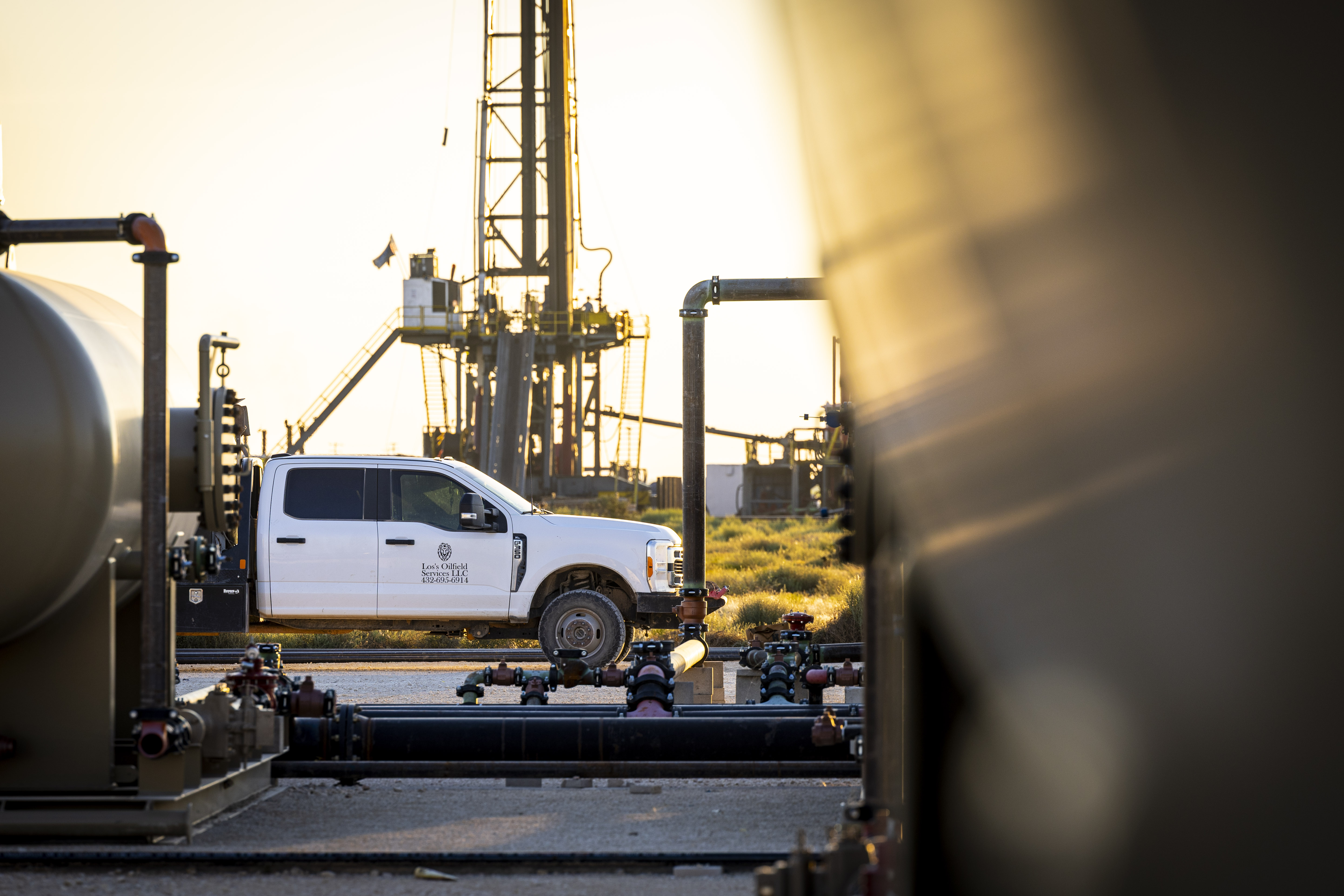 LOS's Oilfield Services crew at work