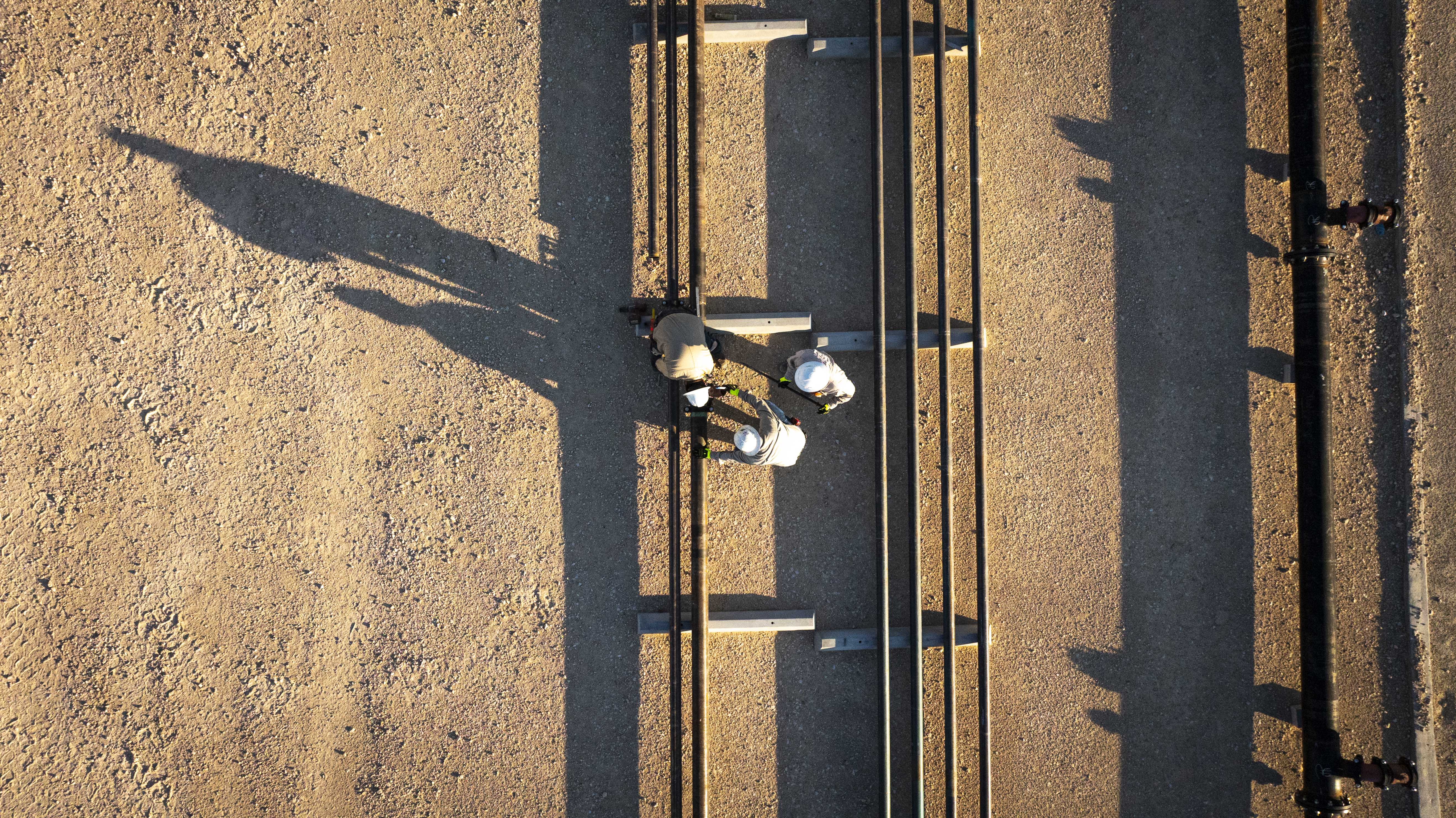 Pipeline crew